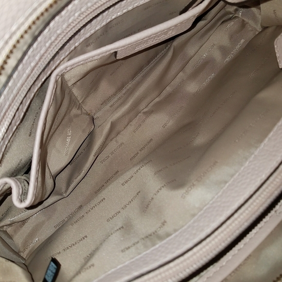 Michael Kors Crossbody Leather Tote Bag - Picture 10 of 16